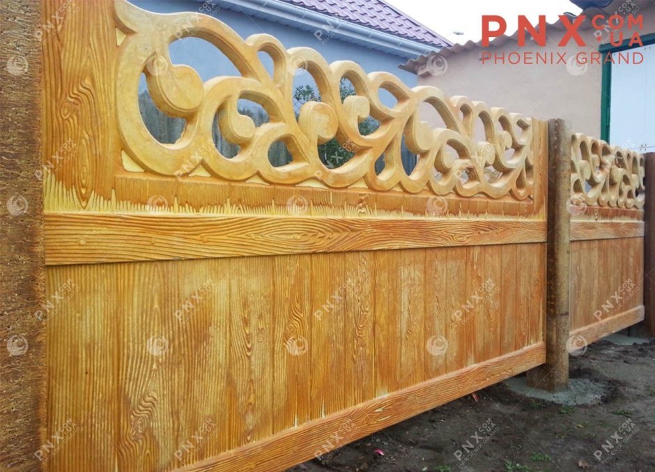 Резной забор из дерева