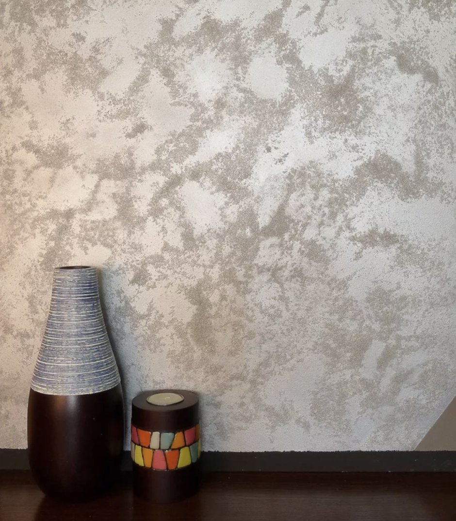 декоративная краска для стен с эффектом песка в интерьере