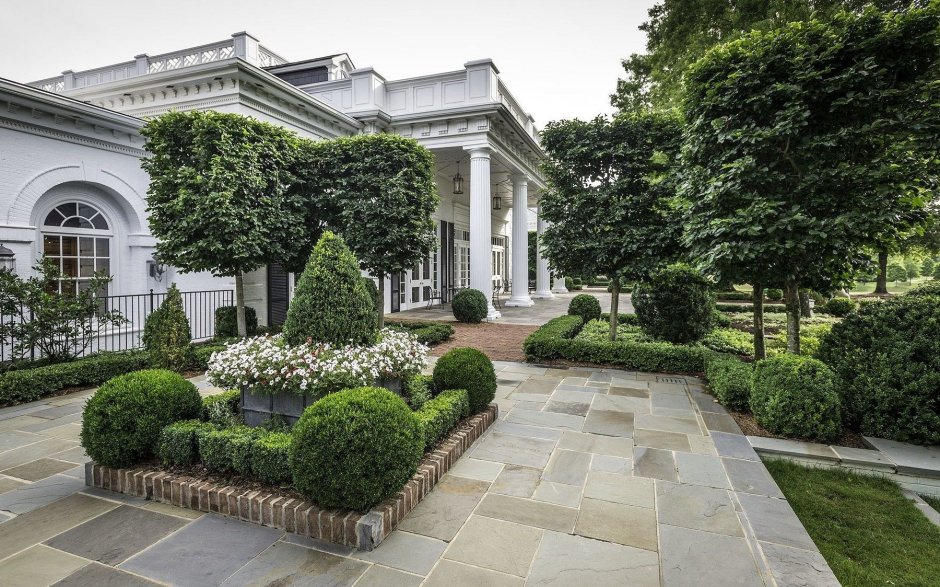 Сад в классическом стиле