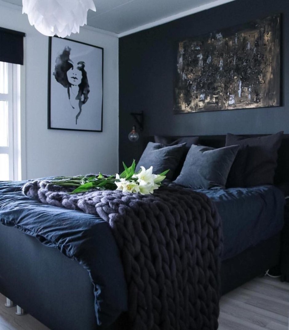 Темно синяя спальня