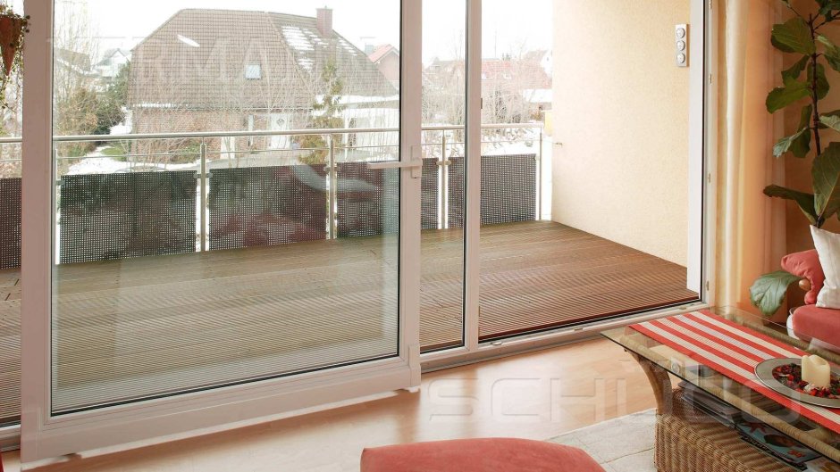 Портальные двери Рехау