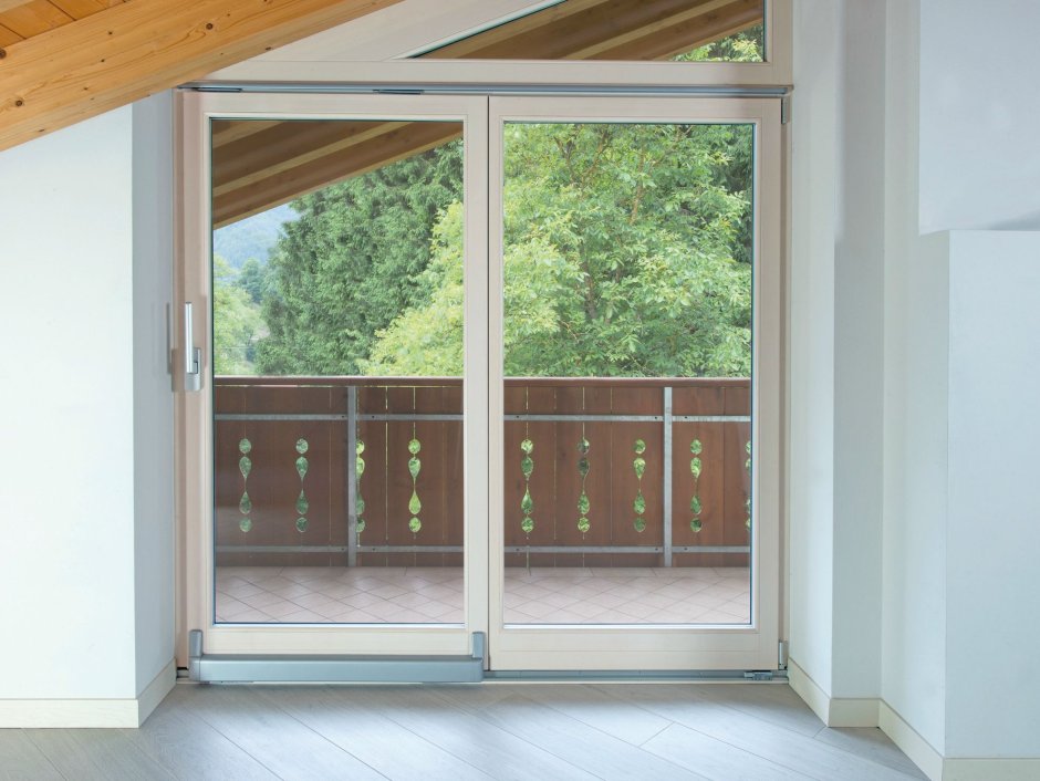 Раздвижные окна Рехау