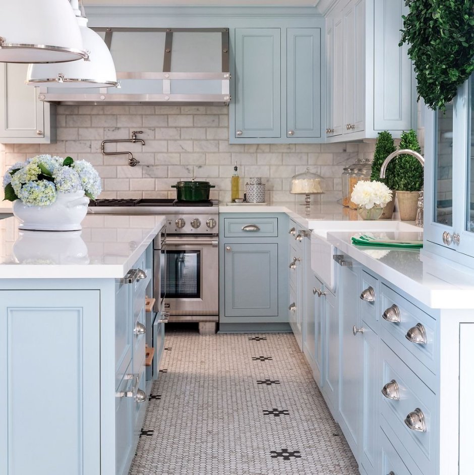 Кухня в голубых тонах