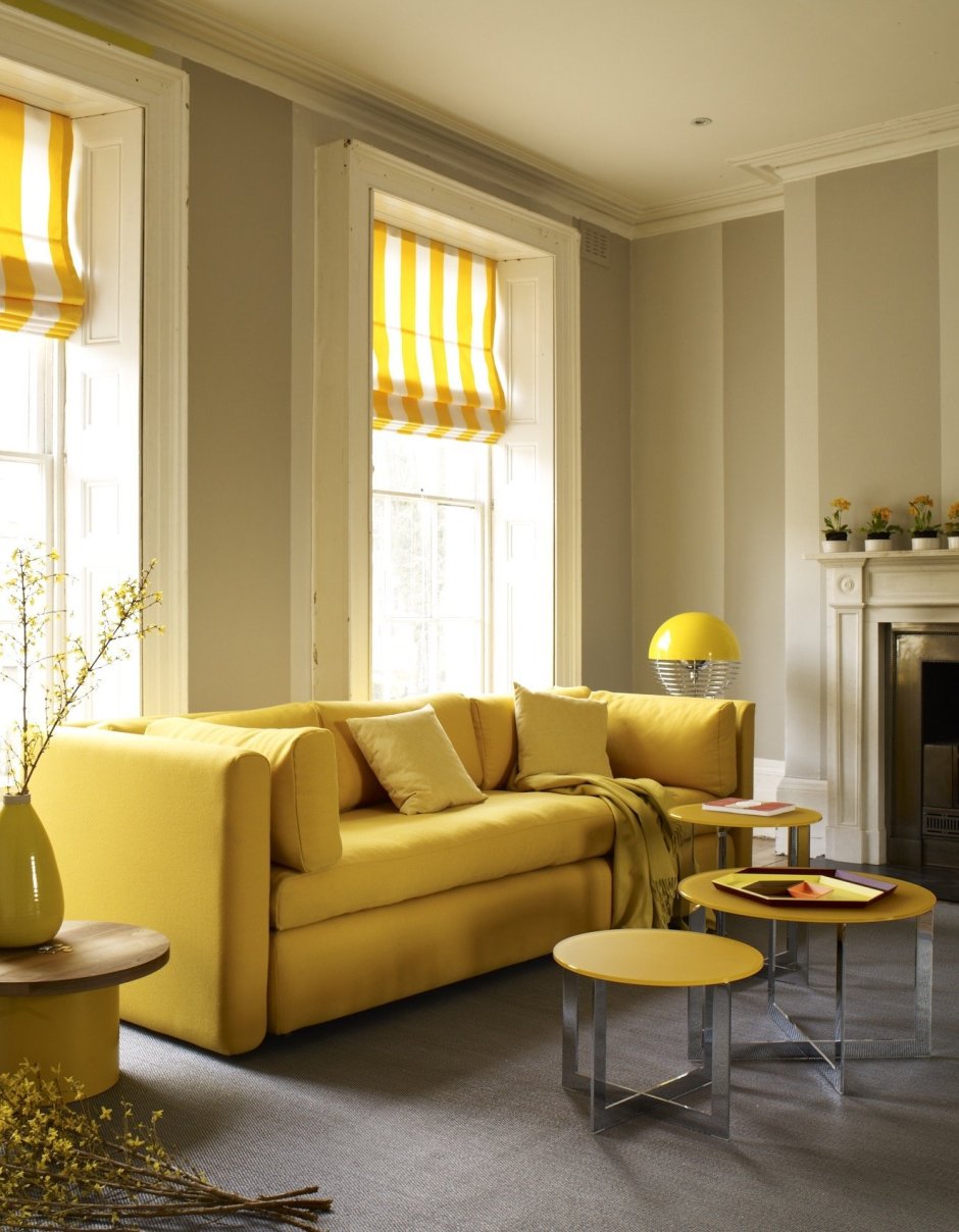 Желтые шторы в интерьере