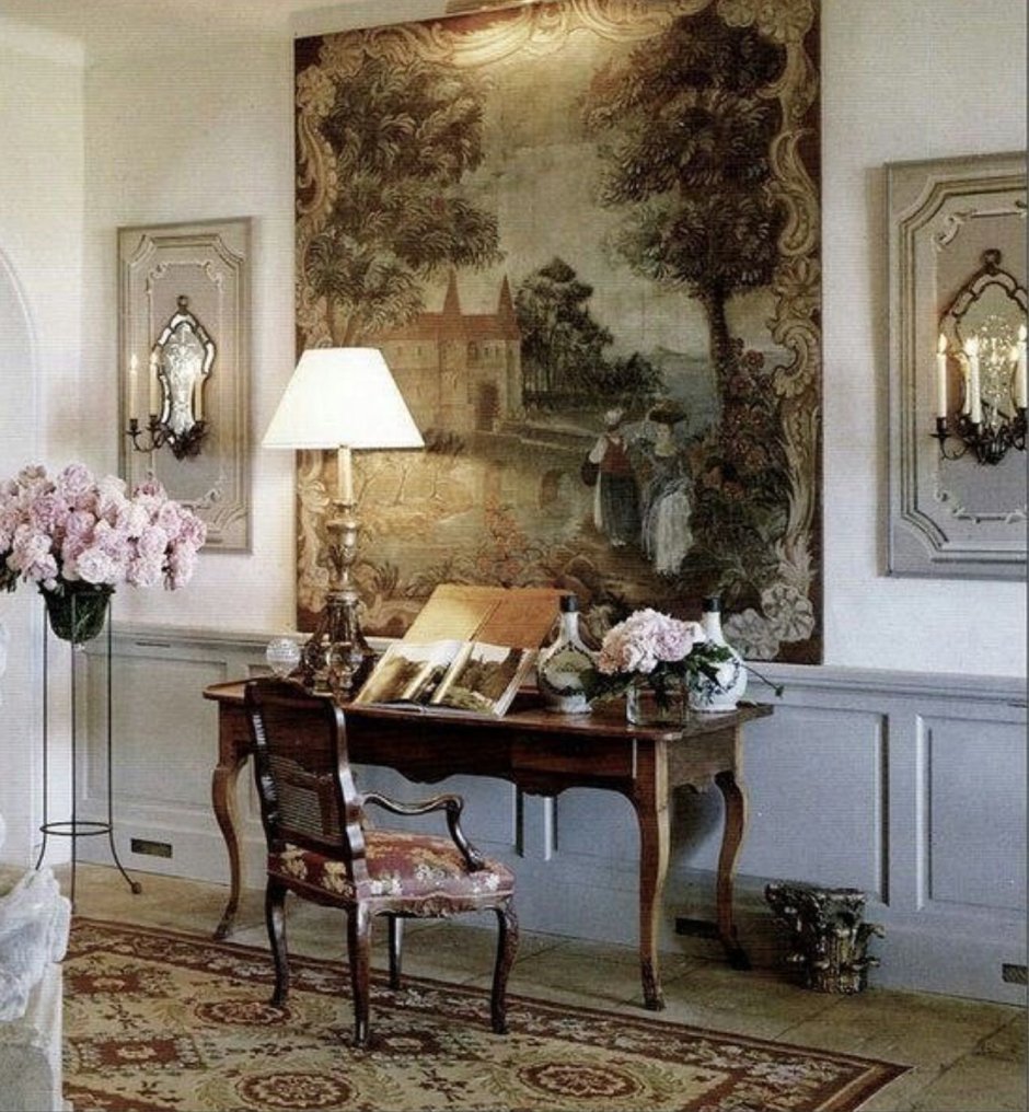 Гобелен на стене в интерьере