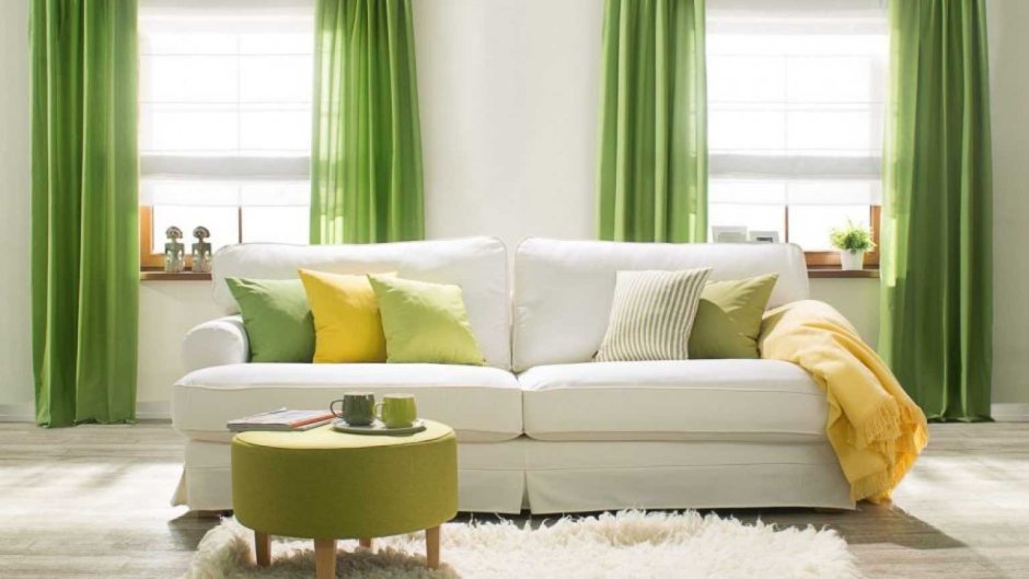 Зелёные шторы в интерьере