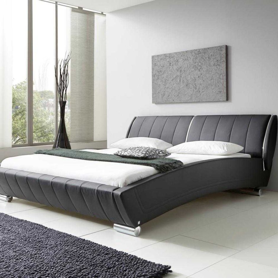 Кровать с изогнутым изголовьем