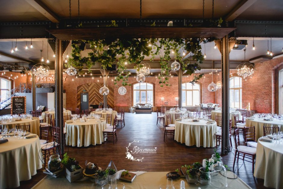 Ресторан лофт весенний Обводный канал