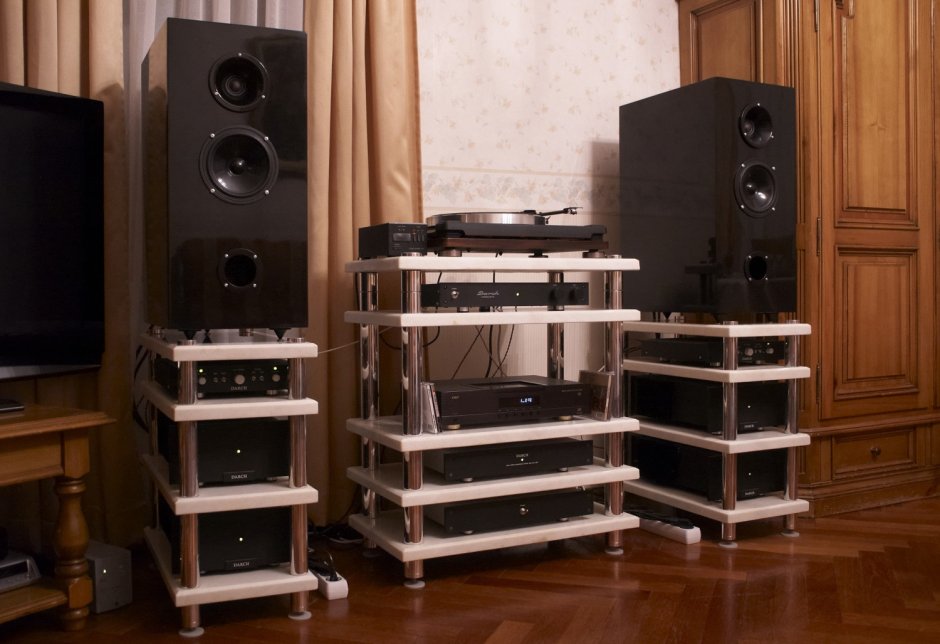 Тумба аудиоаппаратуры Техникс 323