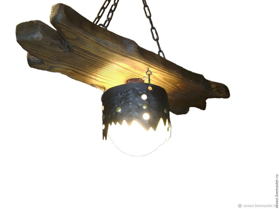 Люстра из дерева