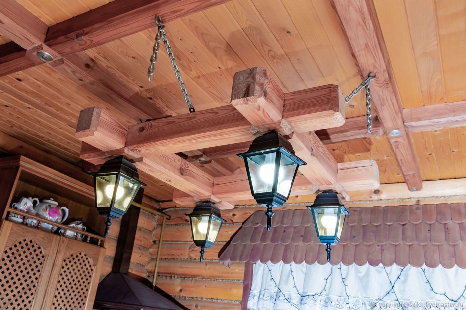 Люстра из бруса