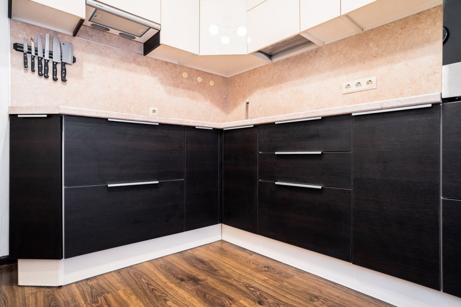 Кухня темный низ светлый верх