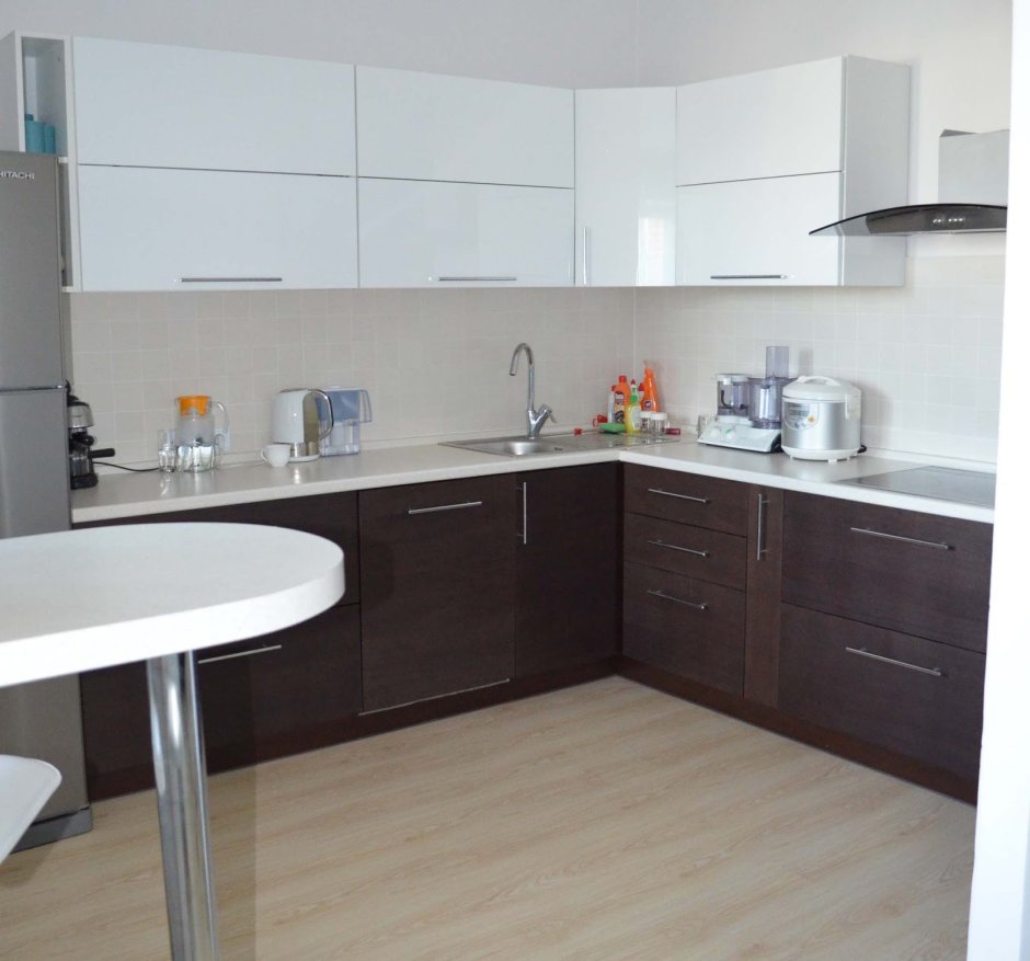 Кухни светлый верх темный низ угловая