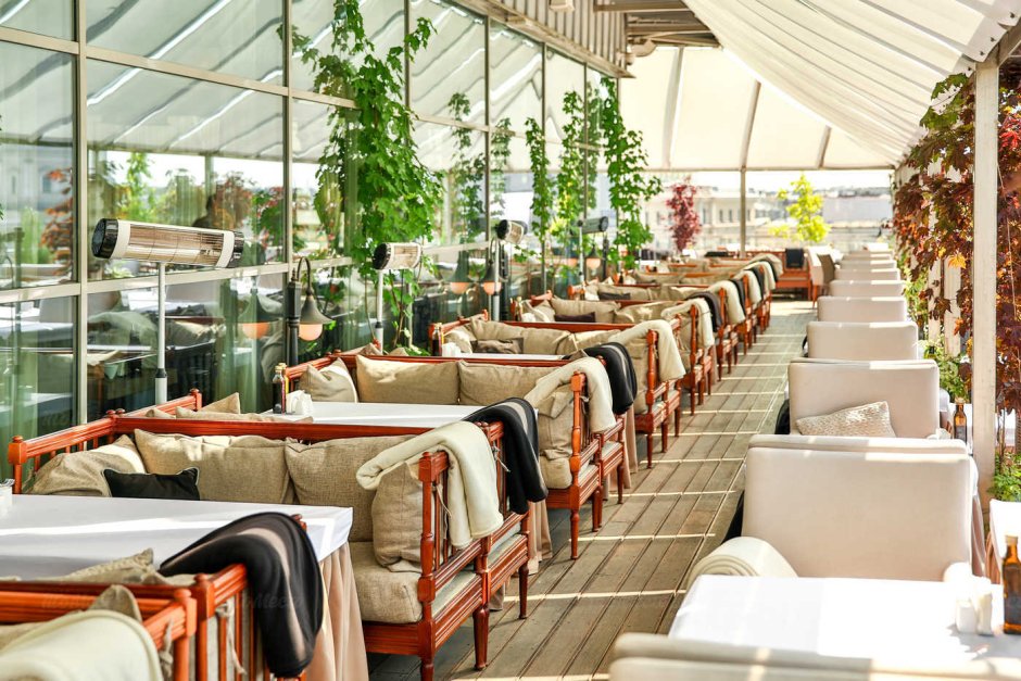 Летняя веранда ресторана Питер Невский