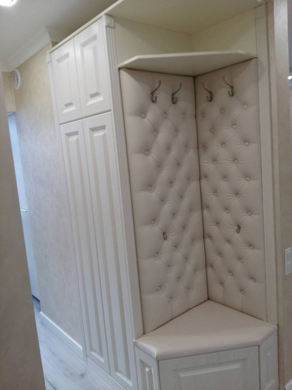 Прихожая 1550 с каретной стяжкой