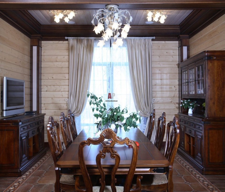 Интерьер кухни-столовой в деревянном доме