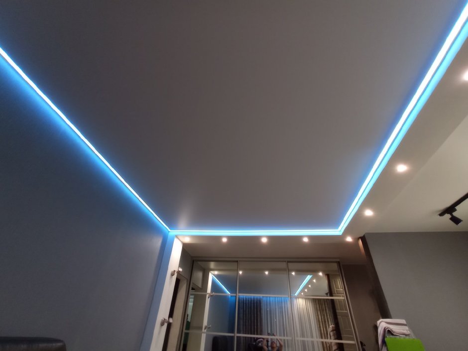 Потолок с подсветкой