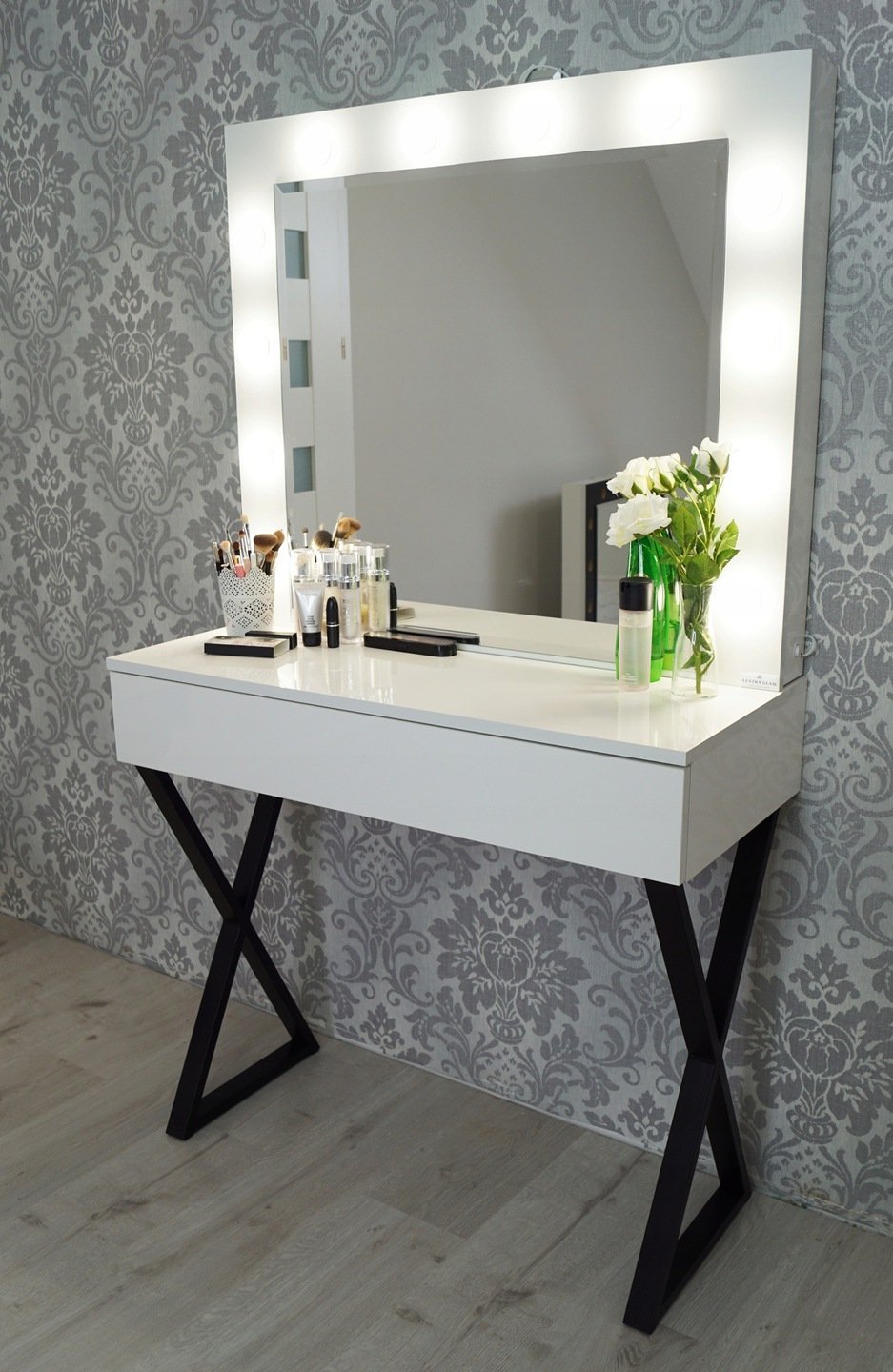 Гримерный консоль ширина 40