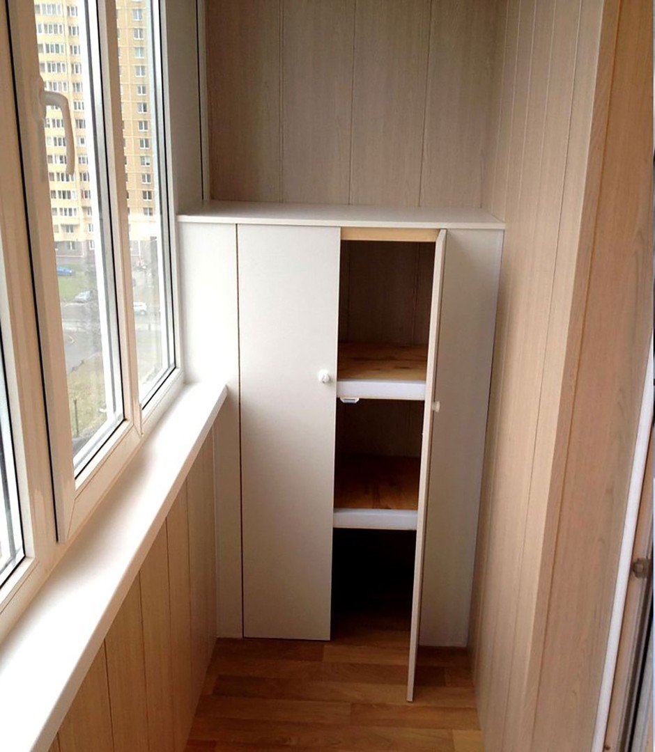 Угловой шкаф на балкон
