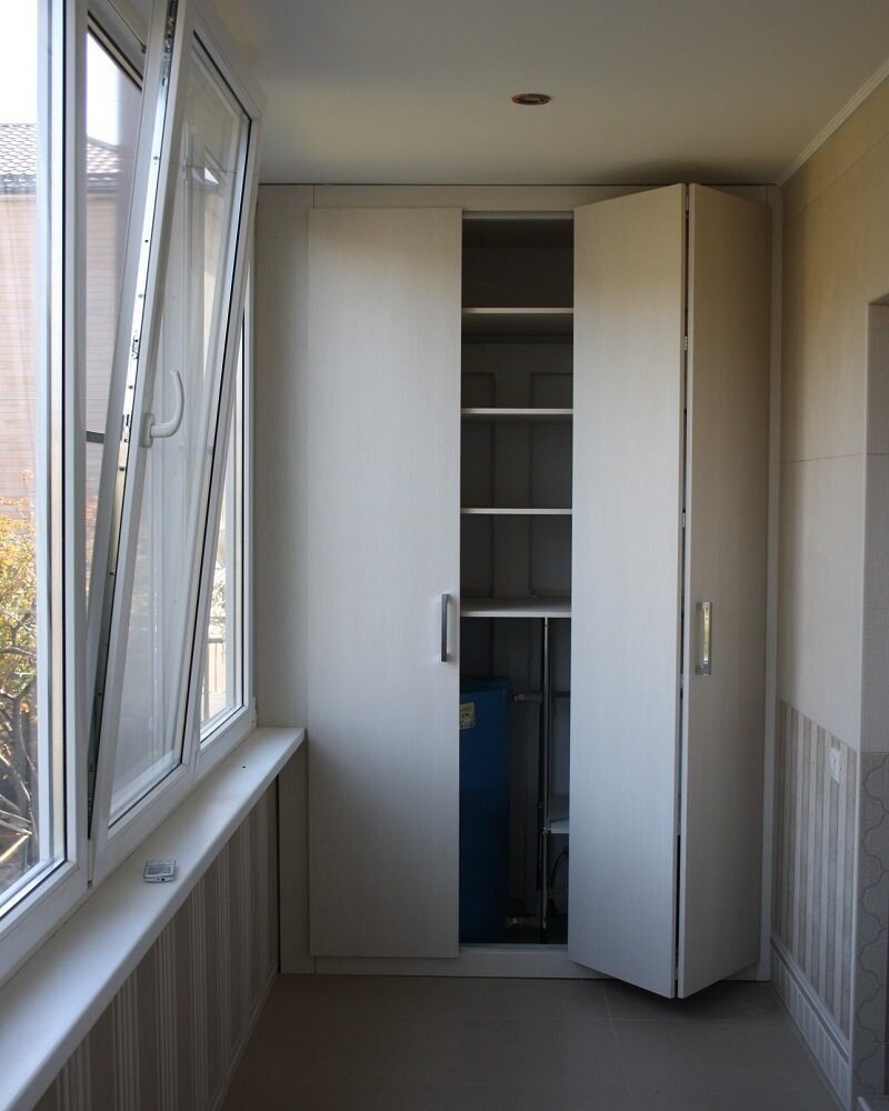 Шкаф на лоджию