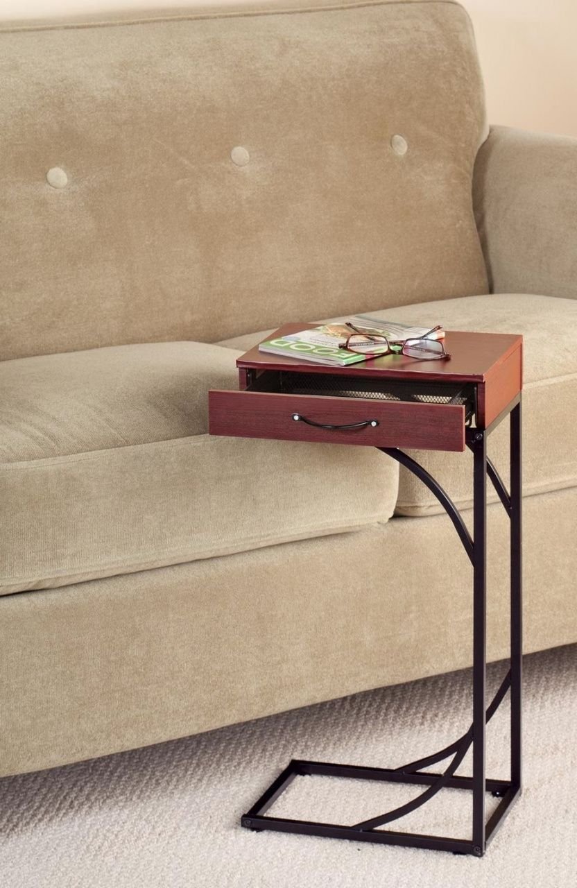 Придиванный приставной столик Юкон