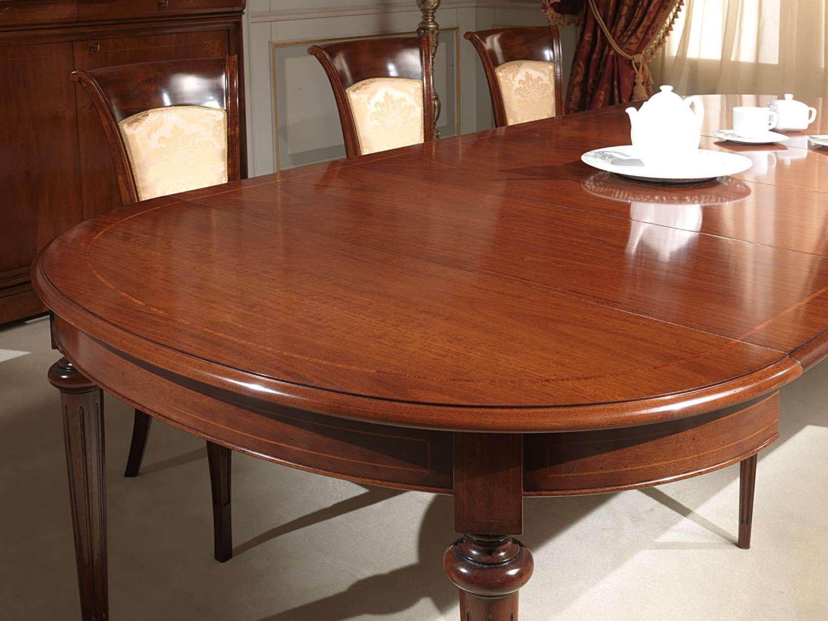 Стол овальный раздвижной массив дерева. Обеденный стол Dining Table Melchior Oval 113271. Стол овальный из массива дерева. Овальный стол из дерева. Стол деревянный овальный раскладной.