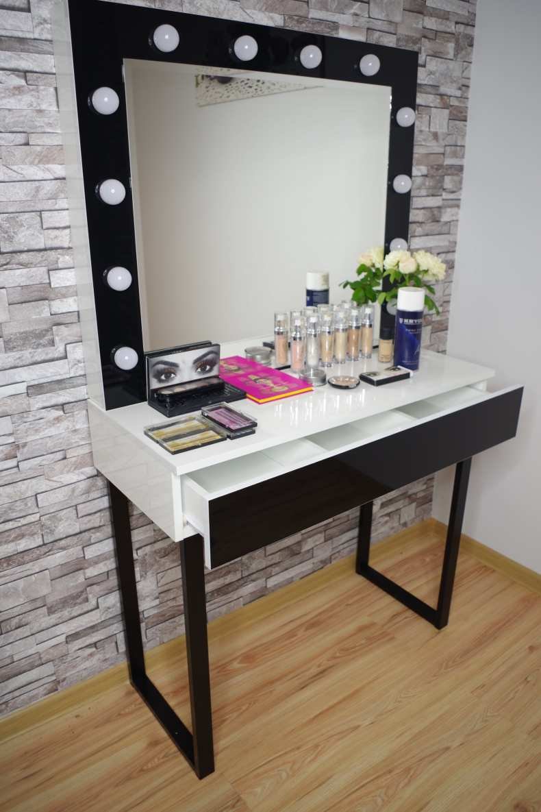 Туалетный столик make up BMS