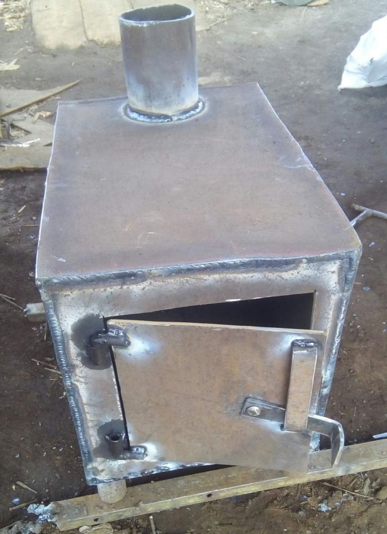 Металлическая печь для гаража