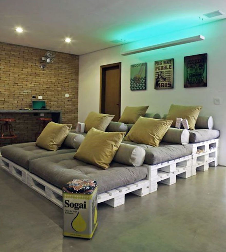 Диван из поддонов