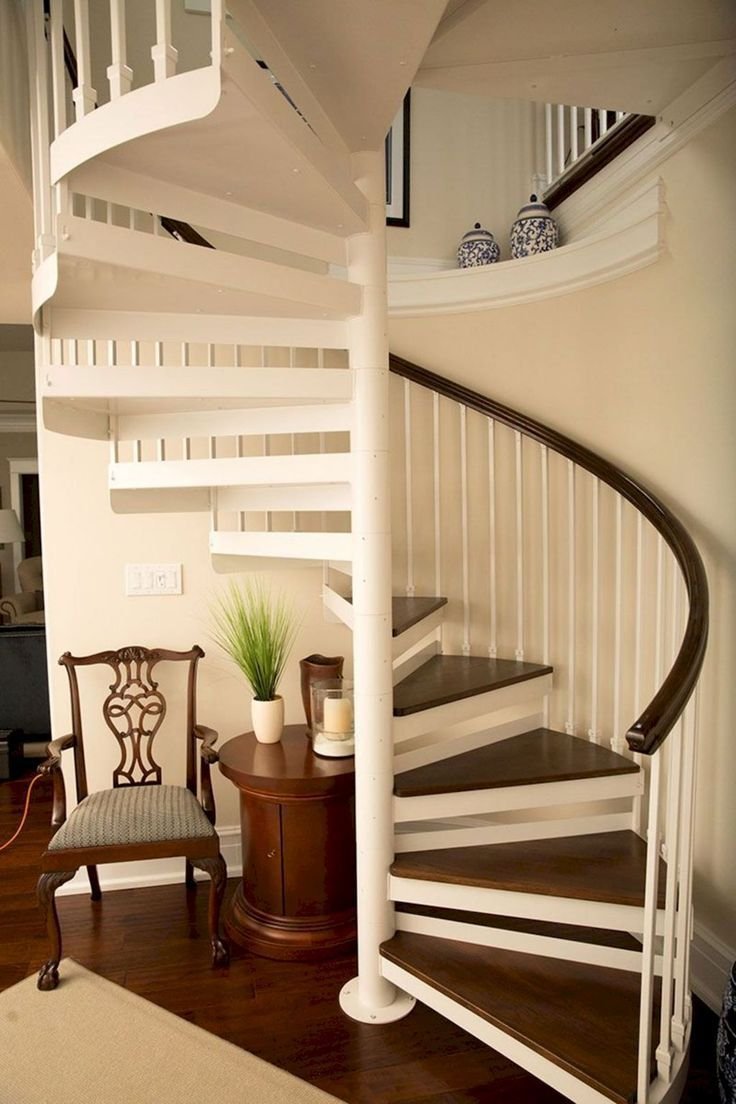 Винтовая лестница в доме