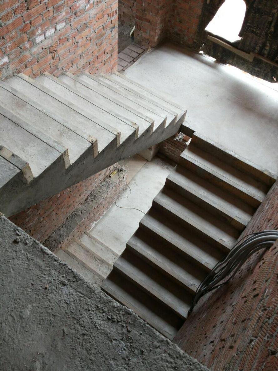 Бетонная лестница