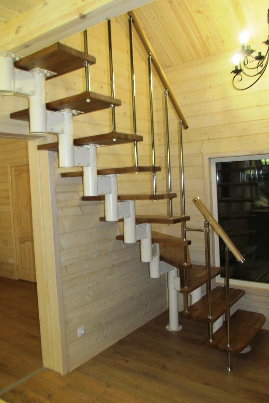 Винтовая деревянная лестница модульная, ДЛС-036