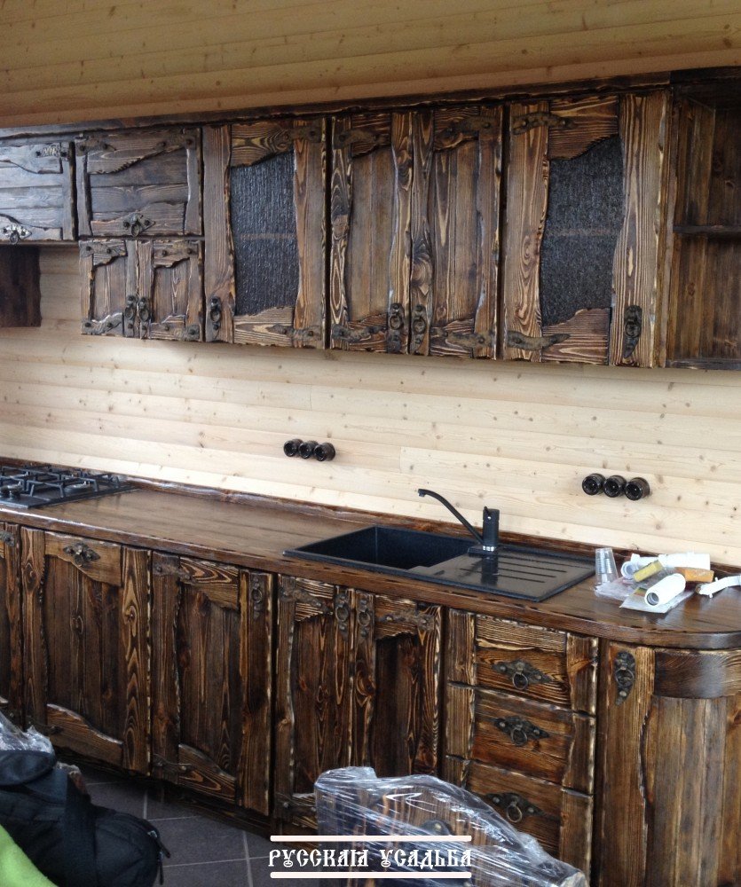 Кухонный гарнитур из досок