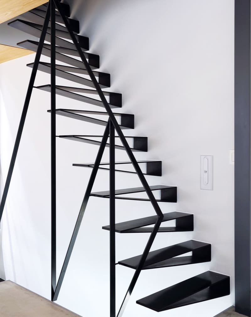 Лестница металл 40на40