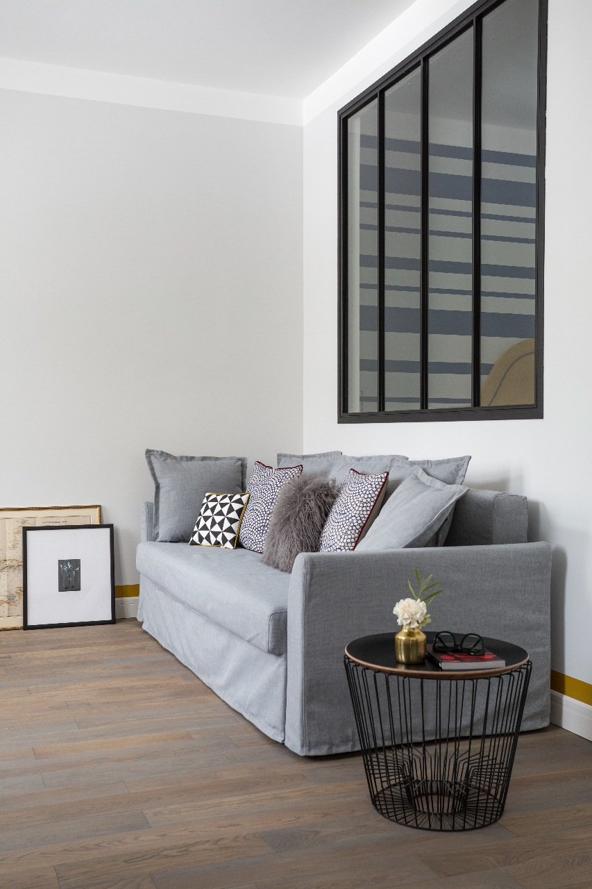 Окно в стене между комнатами