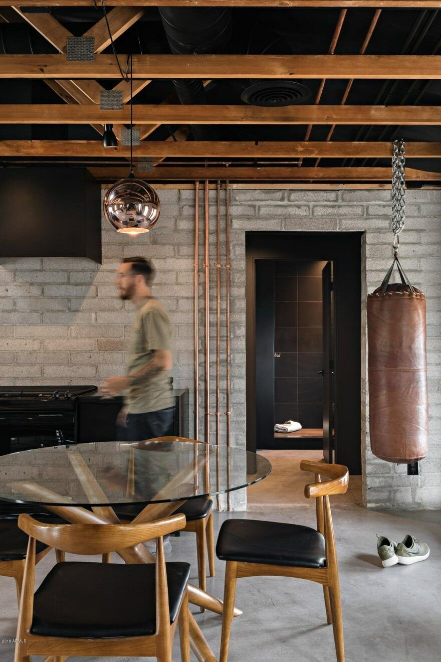 Потолок из дерева в стиле лофт