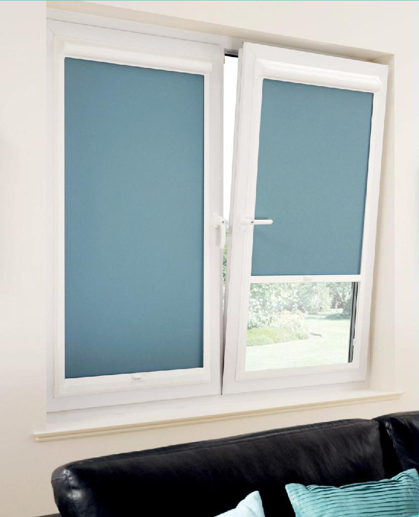 Рулонка на створку окна