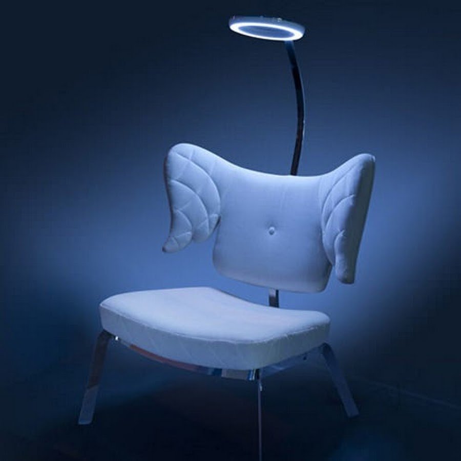 Кресло с лампой