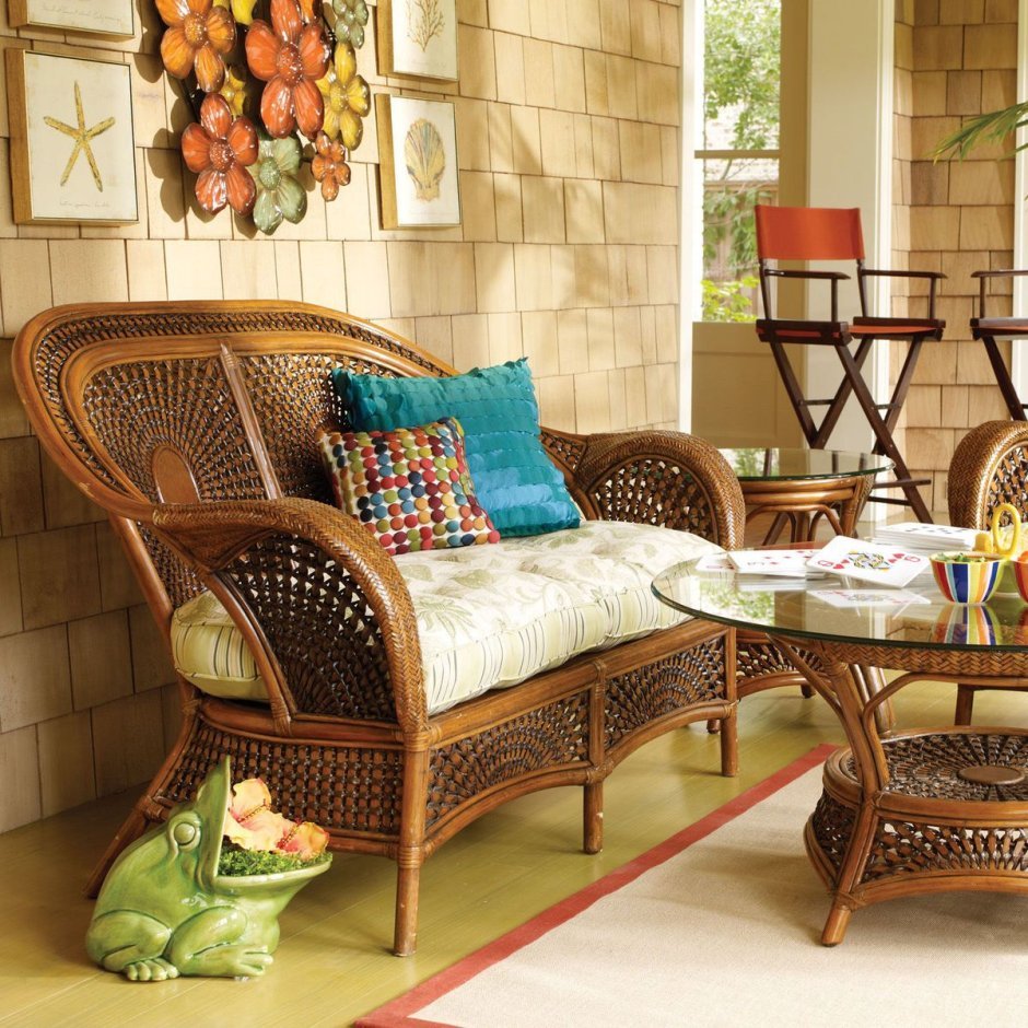 Гостиная с плетеной мебелью