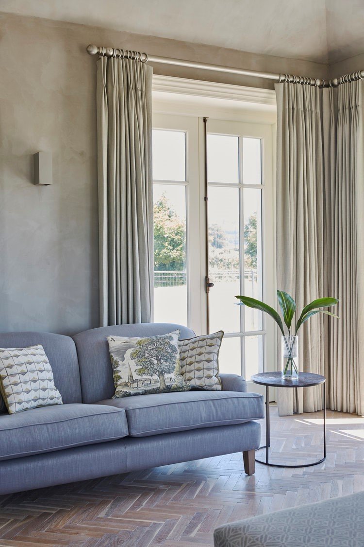 Карнизы в современном интерьере