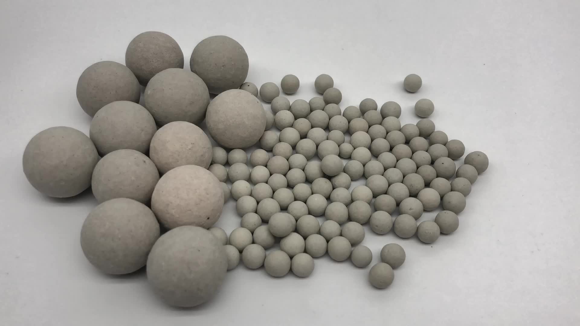 Керамические шары. Alumina Ball (Xintao 70). Поликристаллический оксид алюминия. Керамические мелющие шары. Шарики в бетон.