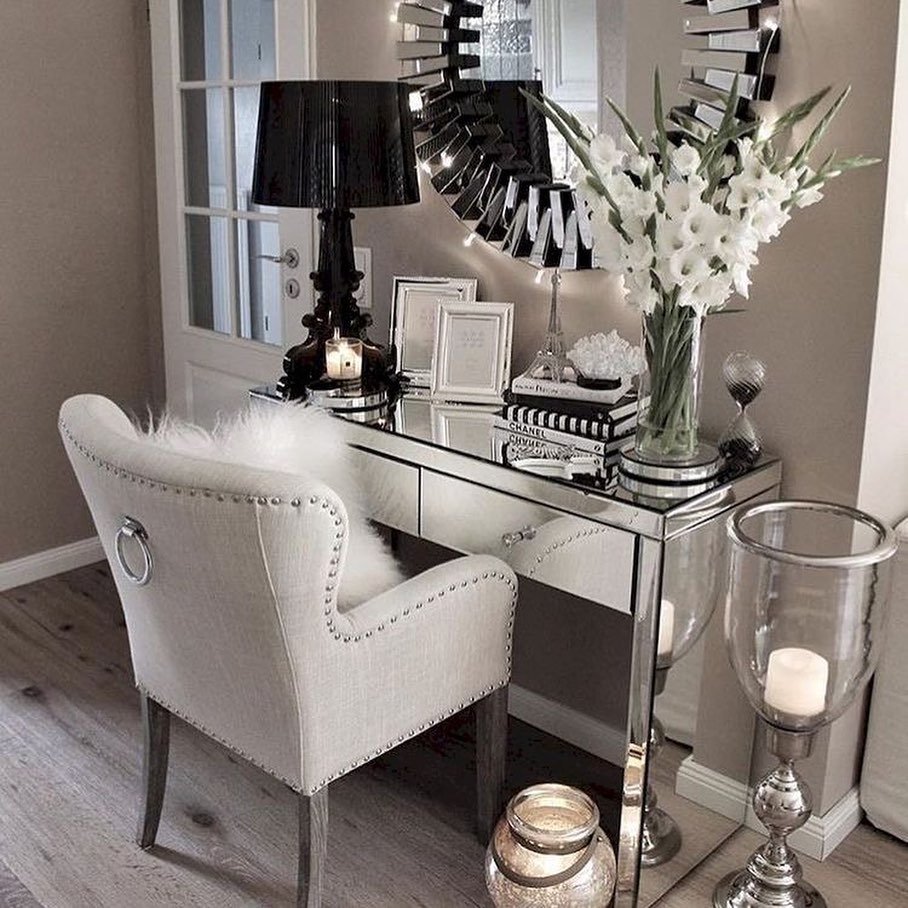 Туалетный столик в интерьере гостиной