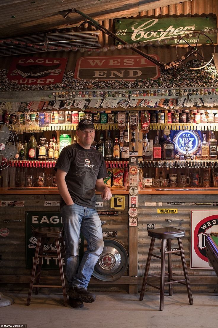 Мужская Берлога в гараже