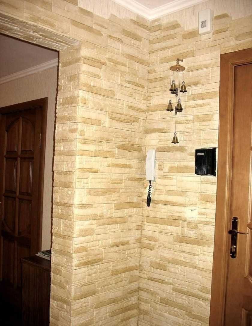 Отделка прихожей декоративным камнем