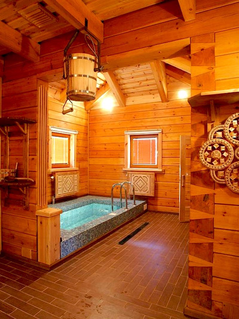 Красивые бани с бассейном