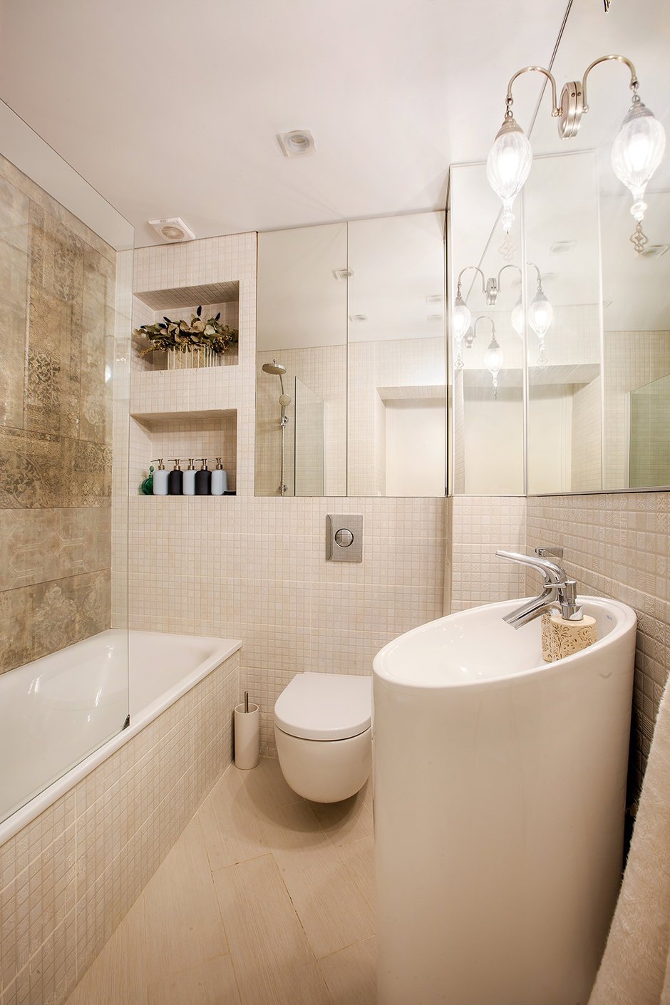 Ванная в светлых тонах