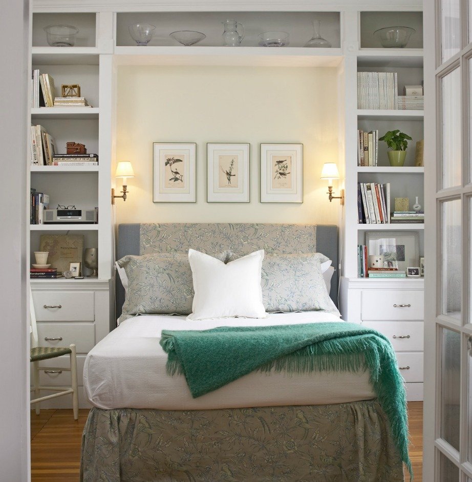 Полка ниша над изголовьем кровать