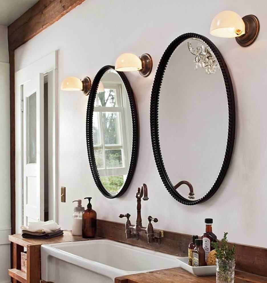 Ванна в ванную комнату овальная. Зеркало в ванную. Круглое зеркало в ванную комнату. Зеркало овальное в ванную комнату. Ванная с круглым зеркалом.