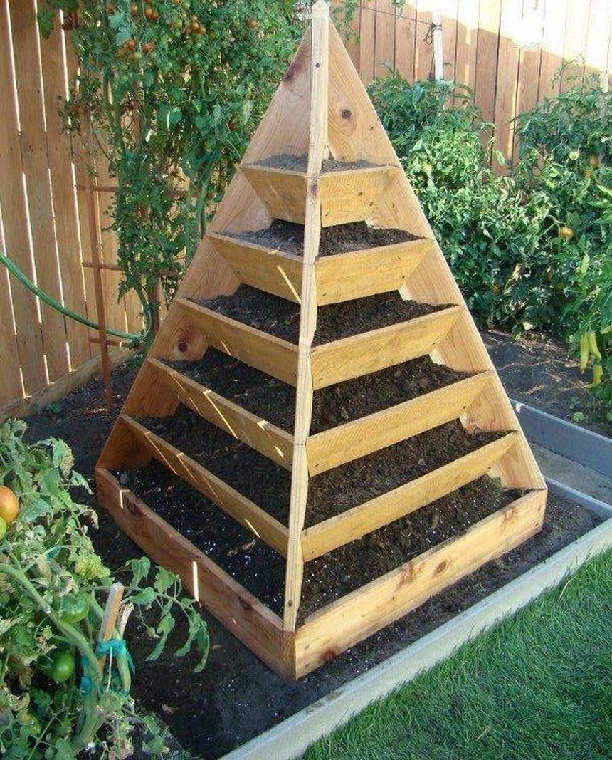 Многоярусная грядка-пирамида