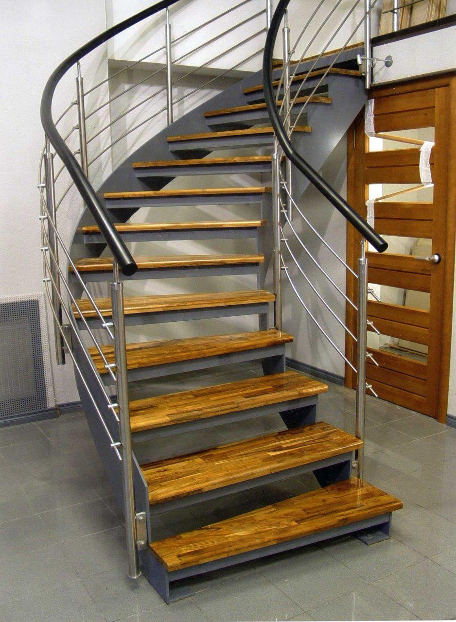 См лестниц. Металлическая лестница. Лестница из металлокаркаса. Металлическая лестница с деревянными ступеньками. Каркас лестницы из металла.